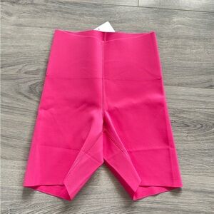 NWT Lululemon Glow Up HR Short 6”